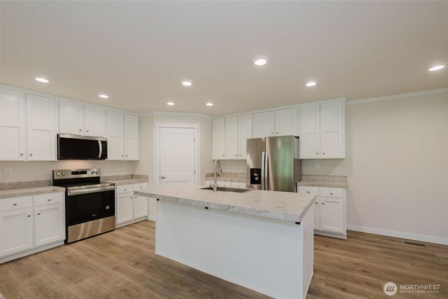 401 E Trails End Drive, Belfair, WA 98528