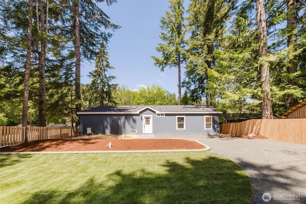 401 E Trails End Drive, Belfair, WA 98528