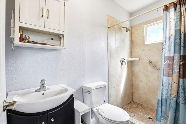 209 E 5TH STREET, Sanford, FL 32771