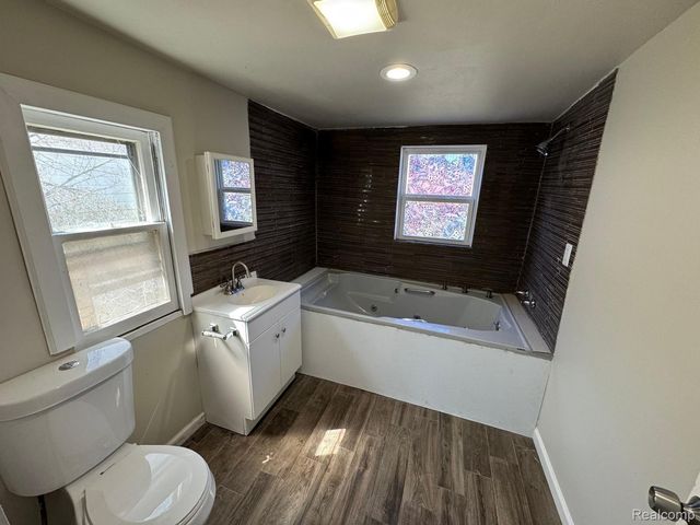 24025 CUNNINGHAM Avenue, Warren, MI 48091