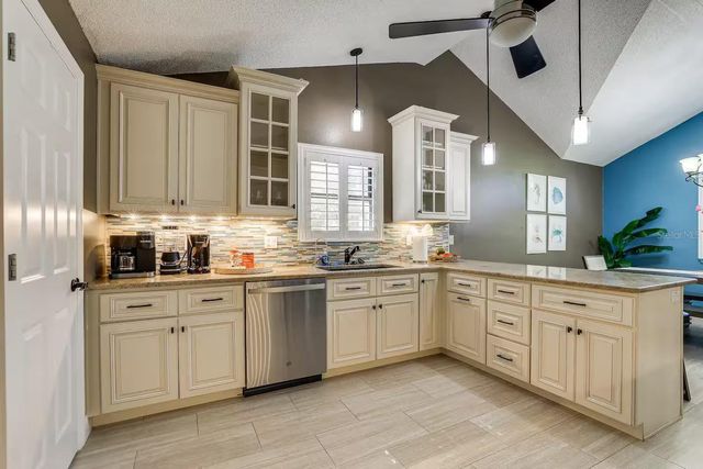 13837 76TH AVENUE, Seminole, FL 33776