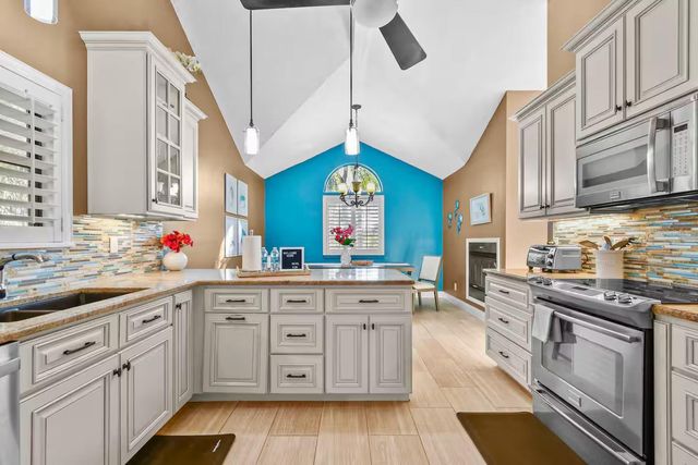 13837 76TH AVENUE, Seminole, FL 33776