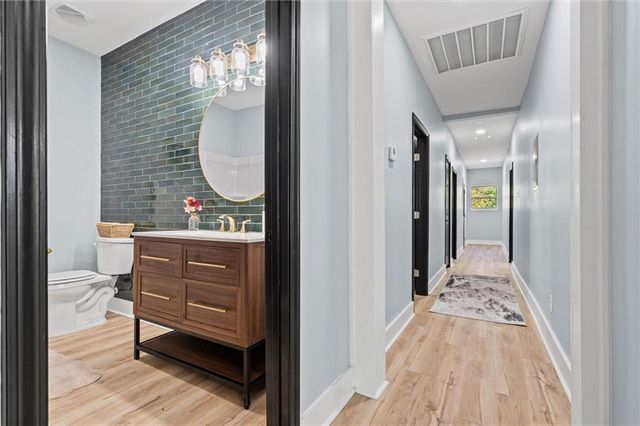 1850 Old Shell Road, Mobile, AL 36607