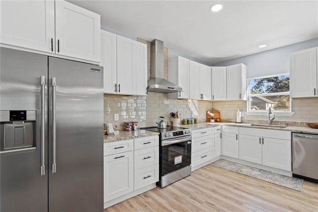 1850 Old Shell Road, Mobile, AL 36607