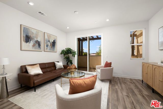 126 Dove Lndg, Covina, CA 91722