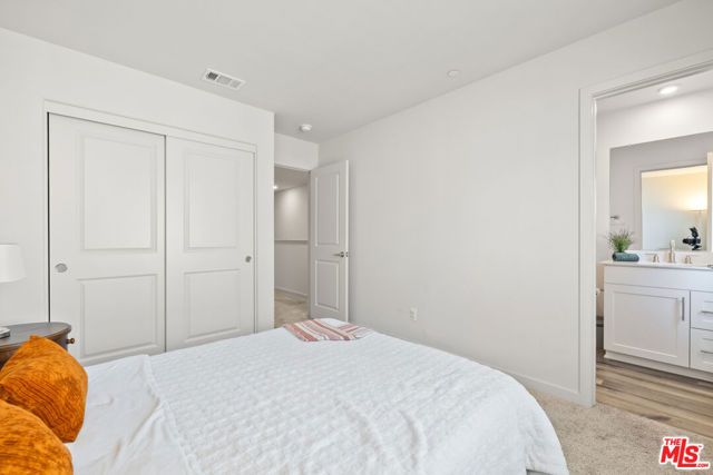 126 Dove Lndg, Covina, CA 91722