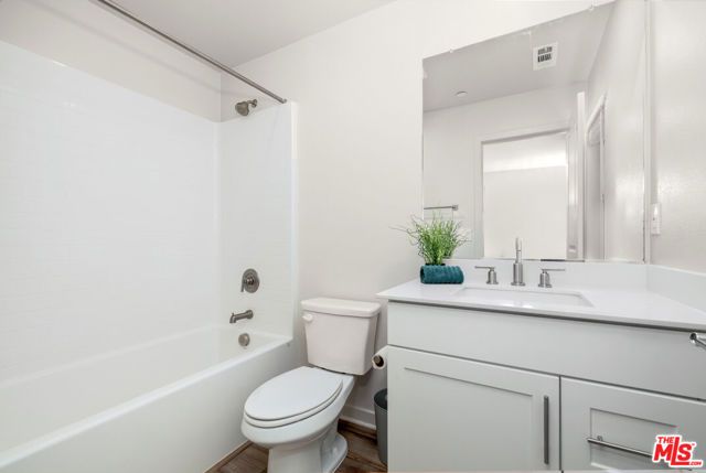126 Dove Lndg, Covina, CA 91722