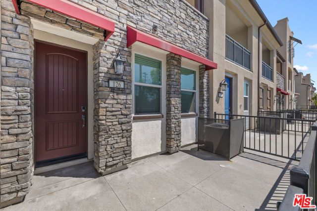 126 Dove Lndg, Covina, CA 91722
