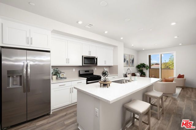 126 Dove Lndg, Covina, CA 91722