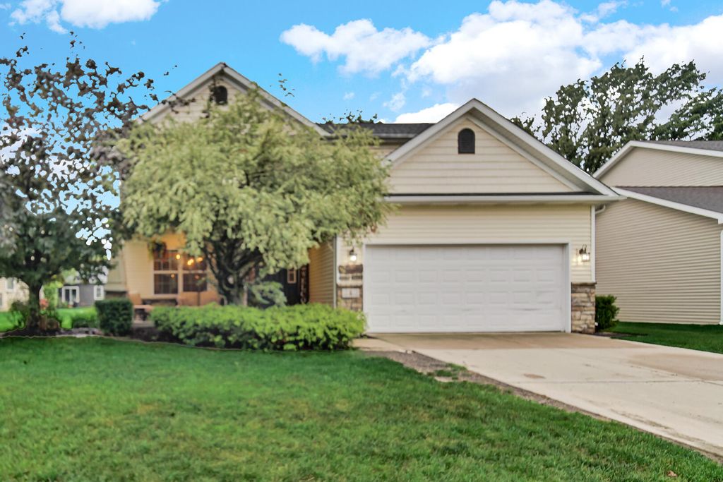 8 W Shakespeare Drive, Valparaiso, IN 46385