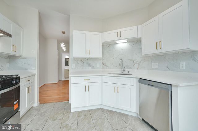 18055 ROYAL BONNET CIR, Gaithersburg, MD 20886