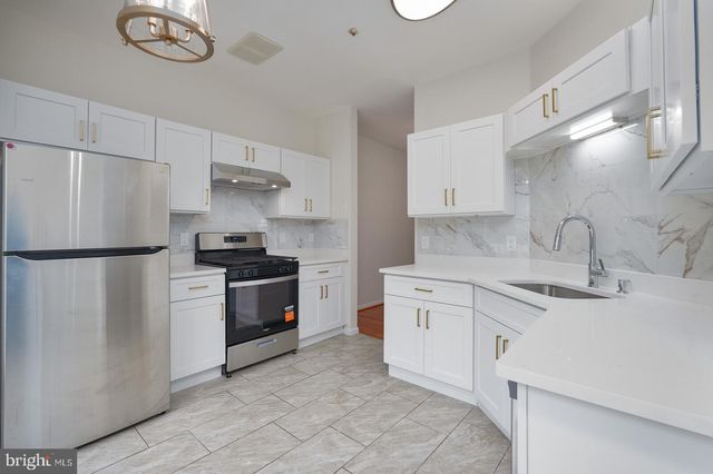 18055 ROYAL BONNET CIR, Gaithersburg, MD 20886