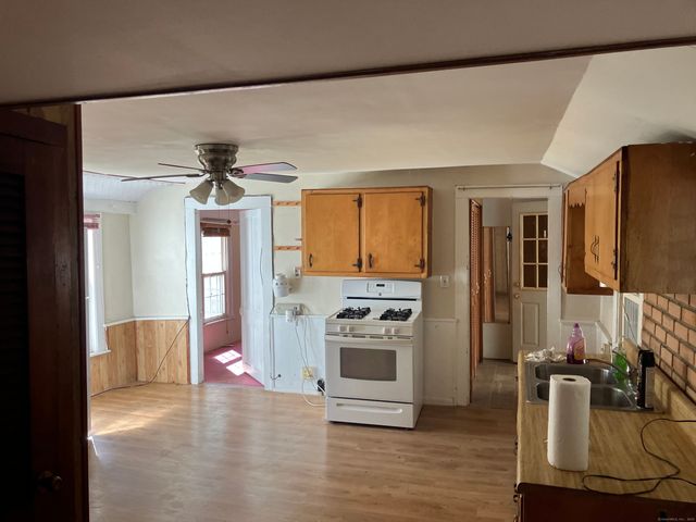 14 Hackmatack Street, Manchester, CT 06040