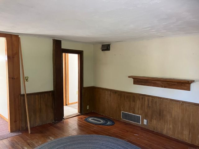 14 Hackmatack Street, Manchester, CT 06040