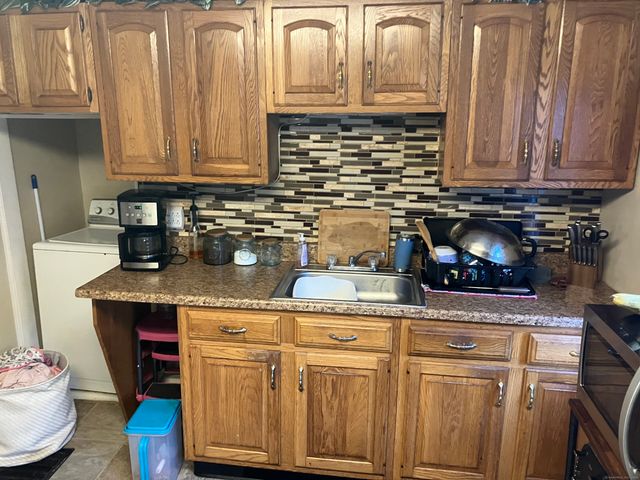 14 Hackmatack Street, Manchester, CT 06040
