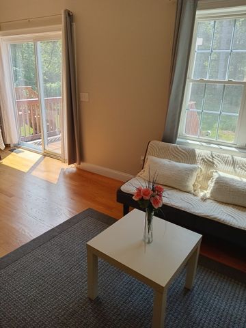 27 Dora Dr B, Taunton, MA 02780