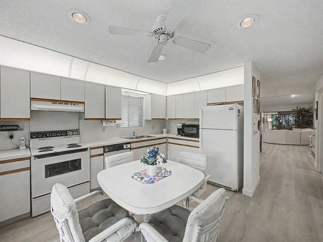 10089 Cherrywood Place, Boynton Beach, FL 33437