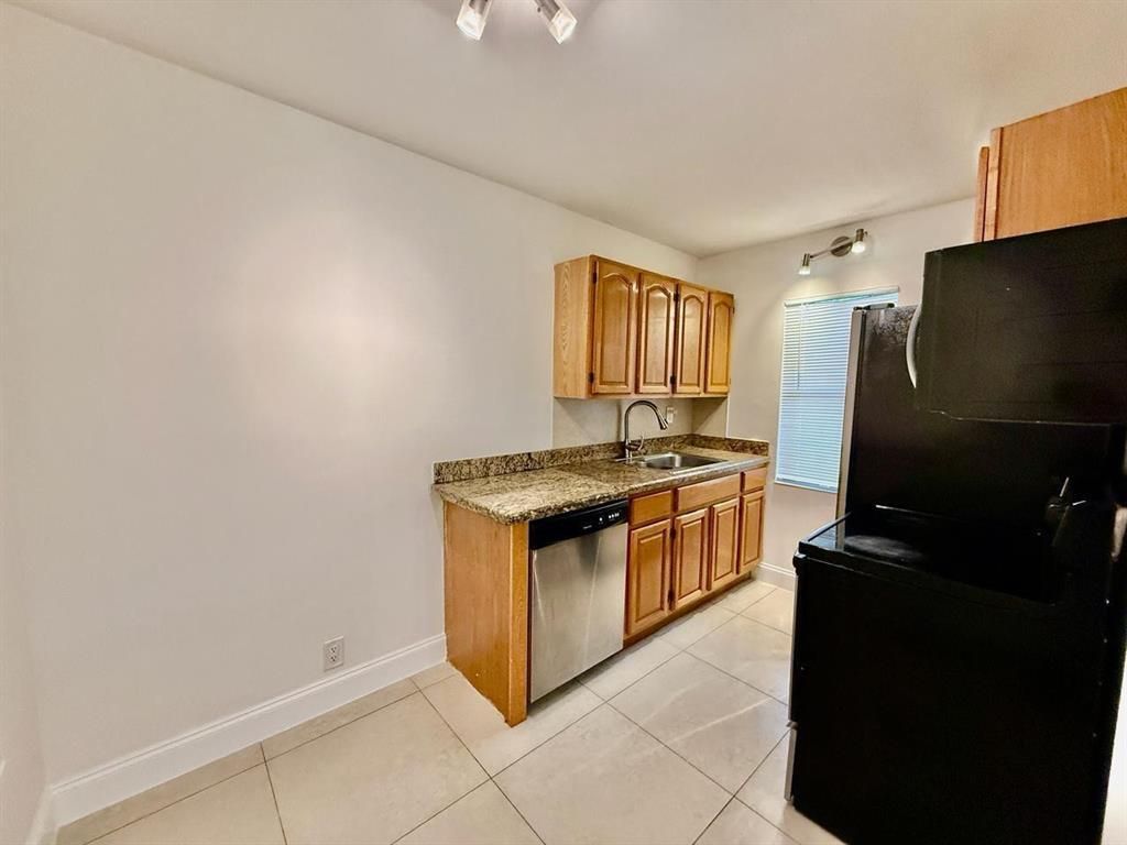 601 NE 29th Drive 16, Wilton Manors, FL 33334