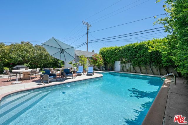 19540 Gilmore Street, Los Angeles, CA 91335