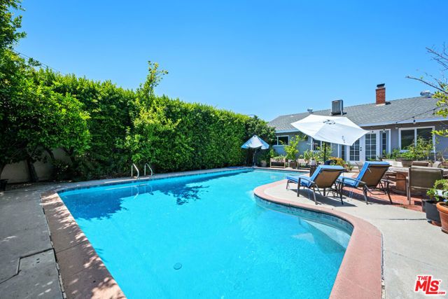 19540 Gilmore Street, Los Angeles, CA 91335