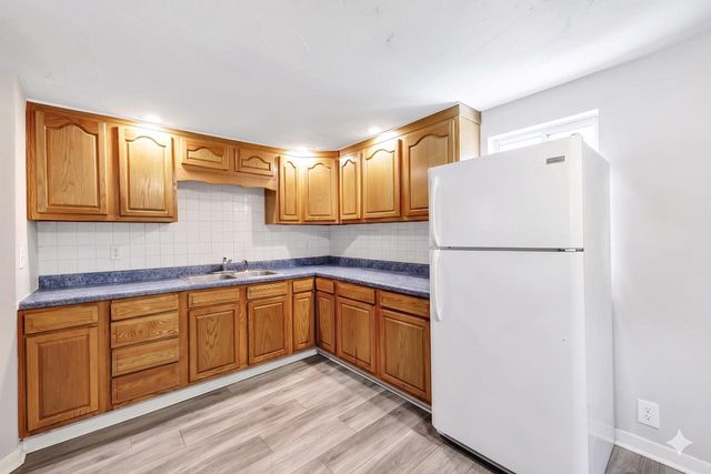 918 DIVISION STREET, Green Bay, WI 54303
