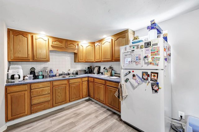 918 DIVISION STREET, Green Bay, WI 54303