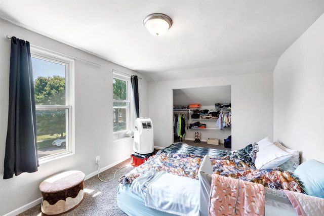 918 DIVISION STREET, Green Bay, WI 54303
