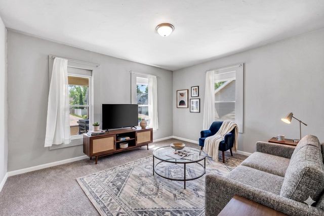 918 DIVISION STREET, Green Bay, WI 54303