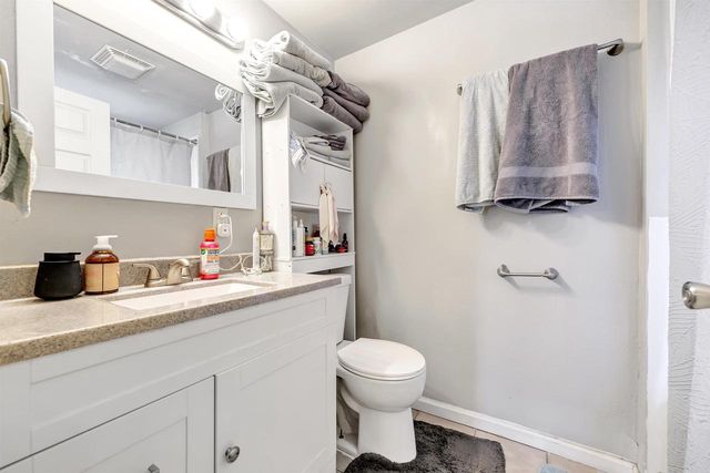 918 DIVISION STREET, Green Bay, WI 54303