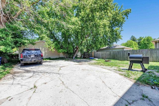 918 DIVISION STREET, Green Bay, WI 54303