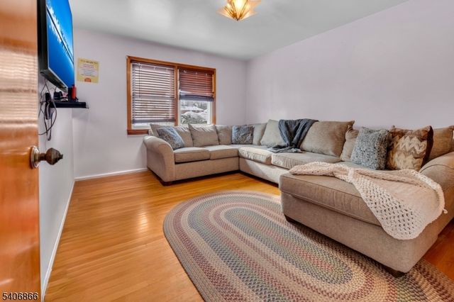 20 Bergen Ave, North Arlington Boro, NJ 07031