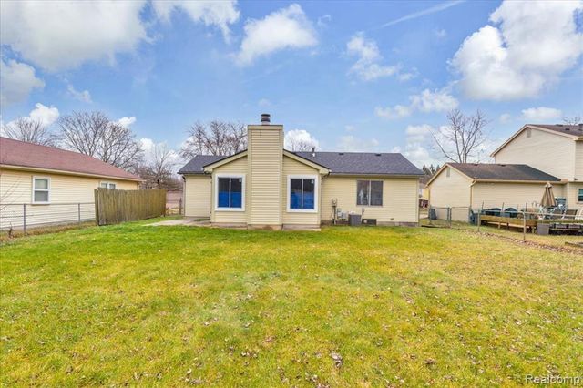 1402 Heritage Drive, Canton, MI 48188