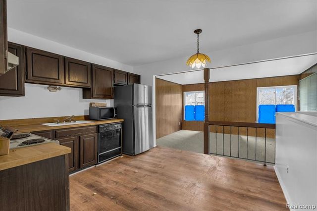 1402 Heritage Drive, Canton, MI 48188