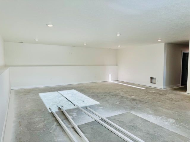 134 Mulberry Loop NE, Minot, ND 58703