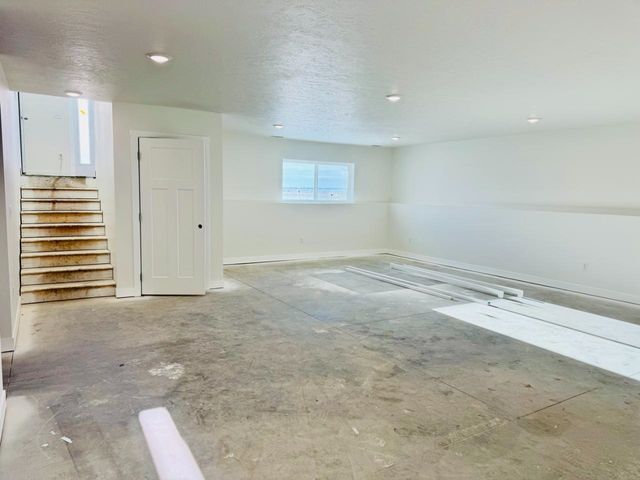 134 Mulberry Loop NE, Minot, ND 58703