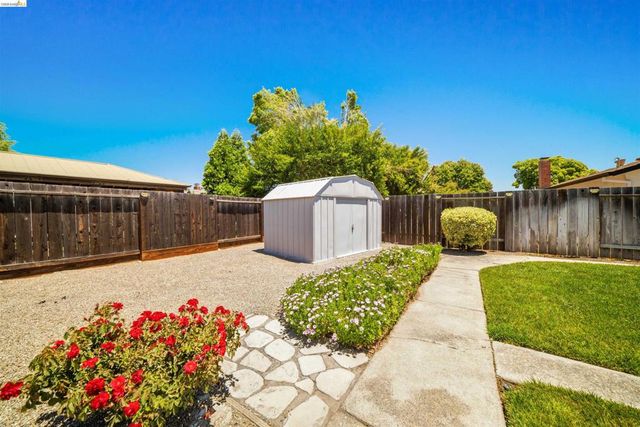 7477 Limerick Ave, Dublin, CA 94568