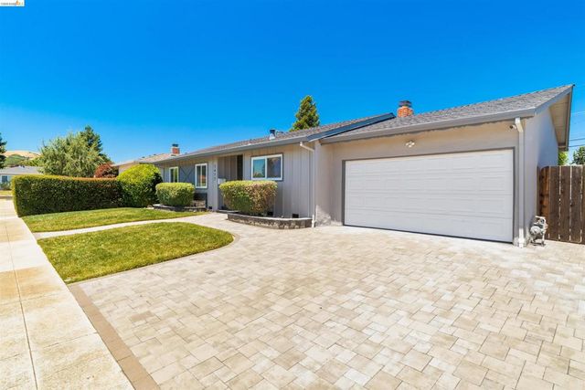 7477 Limerick Ave, Dublin, CA 94568