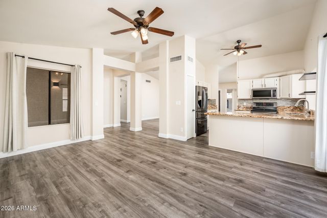 2717 E DRY CREEK Road, Phoenix, AZ 85048