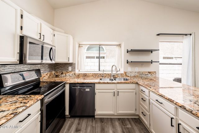 2717 E DRY CREEK Road, Phoenix, AZ 85048