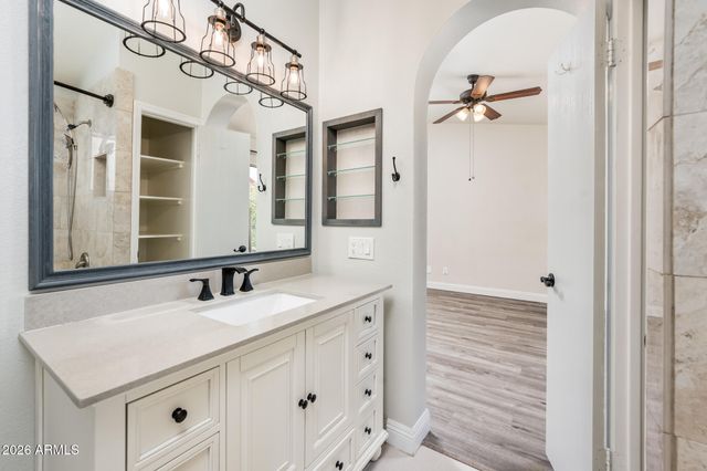 2717 E DRY CREEK Road, Phoenix, AZ 85048