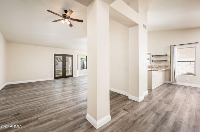 2717 E DRY CREEK Road, Phoenix, AZ 85048