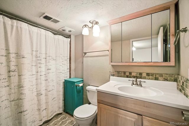 2615 S Harlan Court, Lakewood, CO 80227