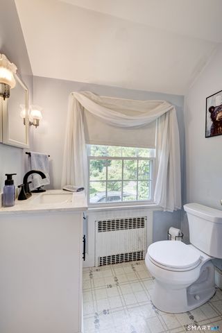 236 Ridgewood Road, West Hartford, CT 06107