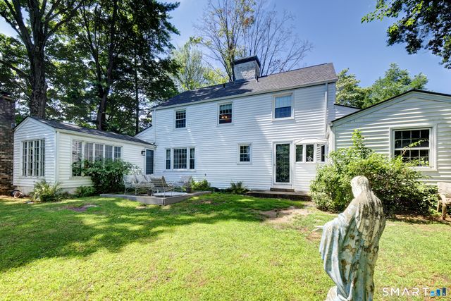 236 Ridgewood Road, West Hartford, CT 06107