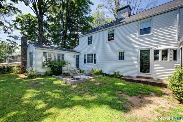 236 Ridgewood Road, West Hartford, CT 06107
