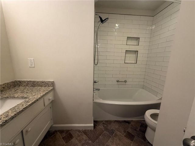2605 Lamroc Road, Greensboro, NC 27407