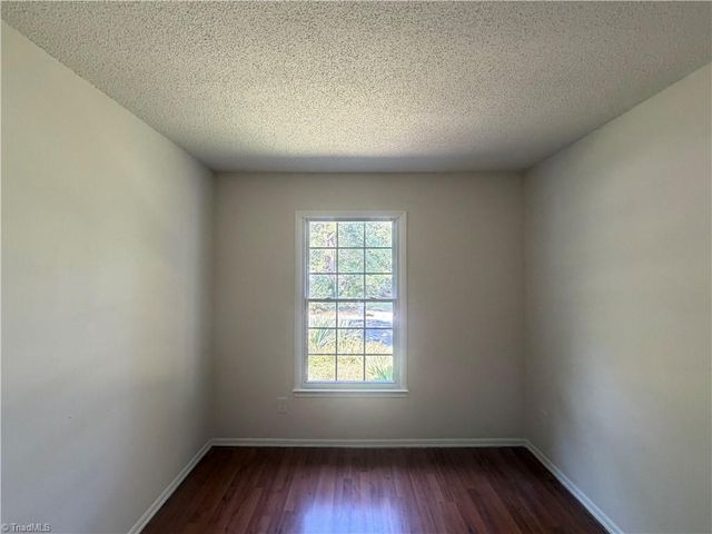 2605 Lamroc Road, Greensboro, NC 27407