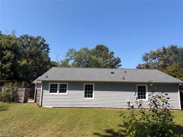2605 Lamroc Road, Greensboro, NC 27407