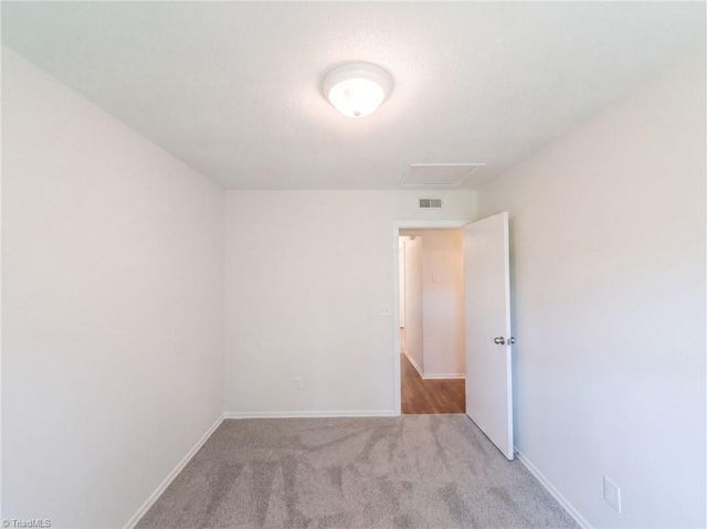 2605 Lamroc Road, Greensboro, NC 27407