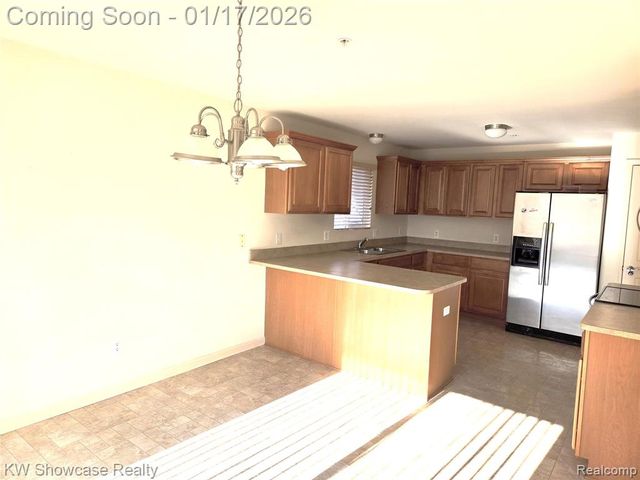 29538 Woodpark Circle, Warren, MI 48092